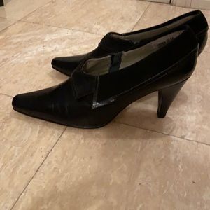 Bellini black ankle boot heels